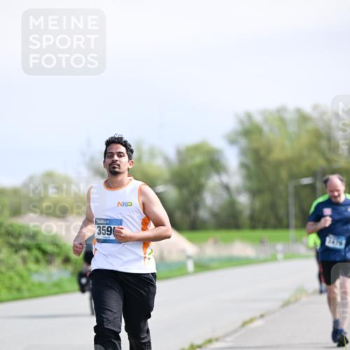 07.04.2024 - 43. Internationalen Wilhelmsburger Insellauf Dr. Thomas Lammeyer http://msf.ph/oto/6051429 07.04.2024 11:21:45 Laufen 3596, 2476 meine-sportfotos.de