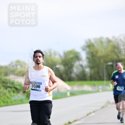 07.04.2024 - 43. Internationalen Wilhelmsburger Insellauf Dr. Thomas Lammeyer http://msf.ph/oto/6051430 07.04.2024 11:21:45 Laufen 3596, 7476 meine-sportfotos.de