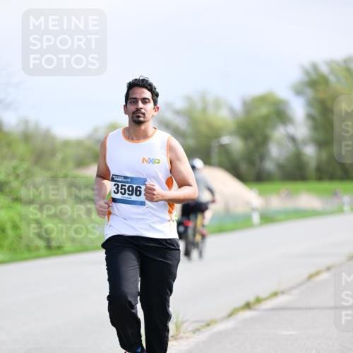 07.04.2024 - 43. Internationalen Wilhelmsburger Insellauf Dr. Thomas Lammeyer http://msf.ph/oto/6051433 07.04.2024 11:21:46 Laufen 3596 meine-sportfotos.de