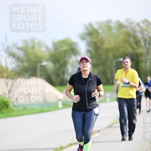 07.04.2024 - 43. Internationalen Wilhelmsburger Insellauf Dr. Thomas Lammeyer http://msf.ph/oto/6051451 07.04.2024 11:21:53 Laufen 386 meine-sportfotos.de