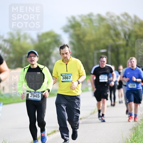 07.04.2024 - 43. Internationalen Wilhelmsburger Insellauf Dr. Thomas Lammeyer http://msf.ph/oto/6051460 07.04.2024 11:21:56 Laufen 11, 3867, 2945, 3400 meine-sportfotos.de