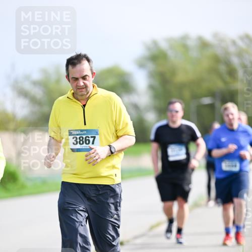 07.04.2024 - 43. Internationalen Wilhelmsburger Insellauf Dr. Thomas Lammeyer http://msf.ph/oto/6051473 07.04.2024 11:21:58 Laufen 3867 meine-sportfotos.de