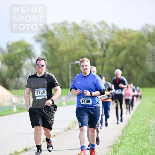 07.04.2024 - 43. Internationalen Wilhelmsburger Insellauf Dr. Thomas Lammeyer http://msf.ph/oto/6051475 07.04.2024 11:21:59 Laufen 3126, 3126, 3488 meine-sportfotos.de