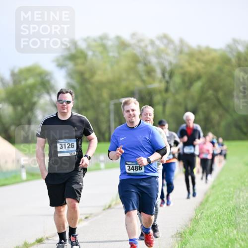 07.04.2024 - 43. Internationalen Wilhelmsburger Insellauf Dr. Thomas Lammeyer http://msf.ph/oto/6051476 07.04.2024 11:22:00 Laufen 3126, 3126, 3488 meine-sportfotos.de