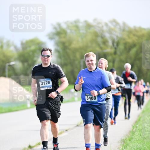 07.04.2024 - 43. Internationalen Wilhelmsburger Insellauf Dr. Thomas Lammeyer http://msf.ph/oto/6051480 07.04.2024 11:22:00 Laufen 3126, 3126, 3488 meine-sportfotos.de