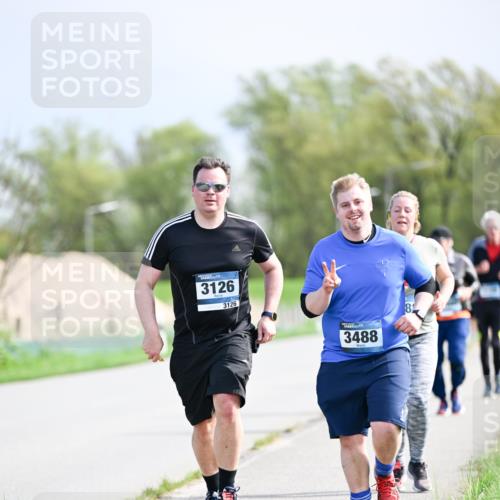 07.04.2024 - 43. Internationalen Wilhelmsburger Insellauf Dr. Thomas Lammeyer http://msf.ph/oto/6051482 07.04.2024 11:22:00 Laufen 3126, 3126, 3488, 82 meine-sportfotos.de