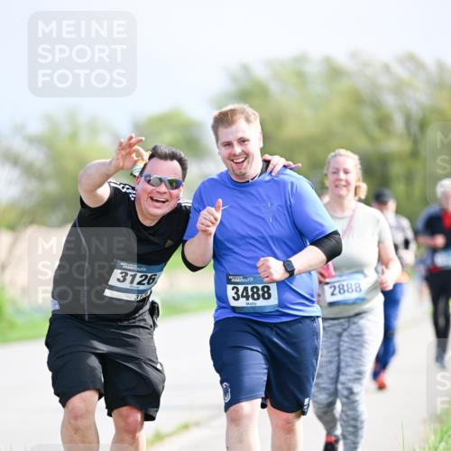 07.04.2024 - 43. Internationalen Wilhelmsburger Insellauf Dr. Thomas Lammeyer http://msf.ph/oto/6051495 07.04.2024 11:22:02 Laufen 3126, 31, 3488, 2888 meine-sportfotos.de