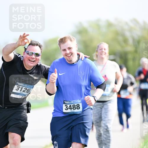 07.04.2024 - 43. Internationalen Wilhelmsburger Insellauf Dr. Thomas Lammeyer http://msf.ph/oto/6051499 07.04.2024 11:22:03 Laufen 3126, 310, 3488 meine-sportfotos.de