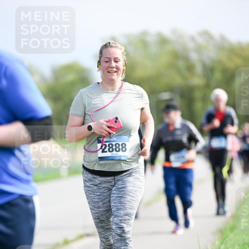 07.04.2024 - 43. Internationalen Wilhelmsburger Insellauf Dr. Thomas Lammeyer http://msf.ph/oto/6051505 07.04.2024 11:22:04 Laufen 43, 2888 meine-sportfotos.de