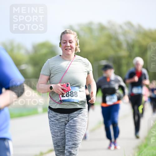 07.04.2024 - 43. Internationalen Wilhelmsburger Insellauf Dr. Thomas Lammeyer http://msf.ph/oto/6051506 07.04.2024 11:22:04 Laufen 2888 meine-sportfotos.de