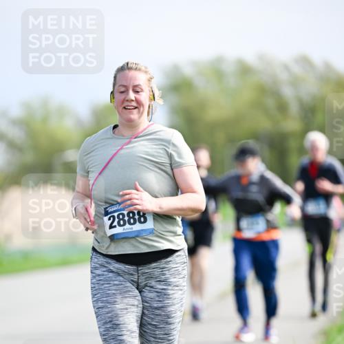 07.04.2024 - 43. Internationalen Wilhelmsburger Insellauf Dr. Thomas Lammeyer http://msf.ph/oto/6051509 07.04.2024 11:22:05 Laufen 2888 meine-sportfotos.de