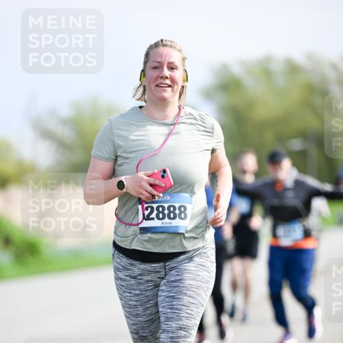 07.04.2024 - 43. Internationalen Wilhelmsburger Insellauf Dr. Thomas Lammeyer http://msf.ph/oto/6051511 07.04.2024 11:22:05 Laufen 12888 meine-sportfotos.de