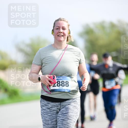 07.04.2024 - 43. Internationalen Wilhelmsburger Insellauf Dr. Thomas Lammeyer http://msf.ph/oto/6051512 07.04.2024 11:22:05 Laufen 2888 meine-sportfotos.de