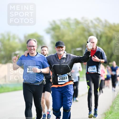 07.04.2024 - 43. Internationalen Wilhelmsburger Insellauf Dr. Thomas Lammeyer http://msf.ph/oto/6051516 07.04.2024 11:22:07 Laufen 28, 2883, 2198 meine-sportfotos.de