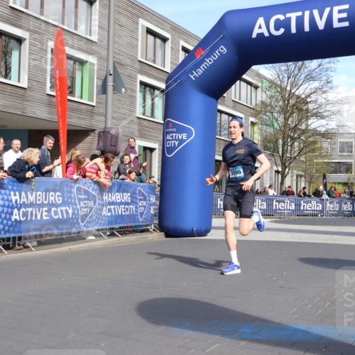07.04.2024 - 43. Internationalen Wilhelmsburger Insellauf Strokosch-Dieckow http://msf.ph/oto/6051583 07.04.2024 11:15:50 Ziel 3096, 4215 meine-sportfotos.de