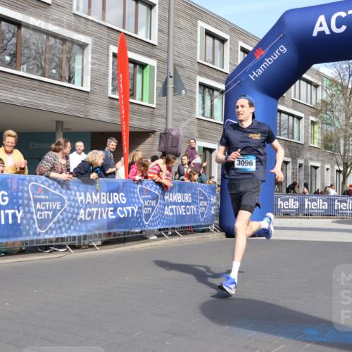 07.04.2024 - 43. Internationalen Wilhelmsburger Insellauf Strokosch-Dieckow http://msf.ph/oto/6051602 07.04.2024 11:15:51 Ziel 3096, 4215 meine-sportfotos.de