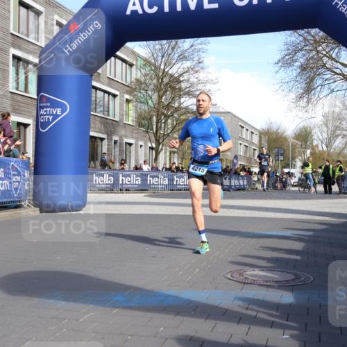 07.04.2024 - 43. Internationalen Wilhelmsburger Insellauf Strokosch-Dieckow http://msf.ph/oto/6051667 07.04.2024 11:15:47 Ziel 3096, 4215 meine-sportfotos.de