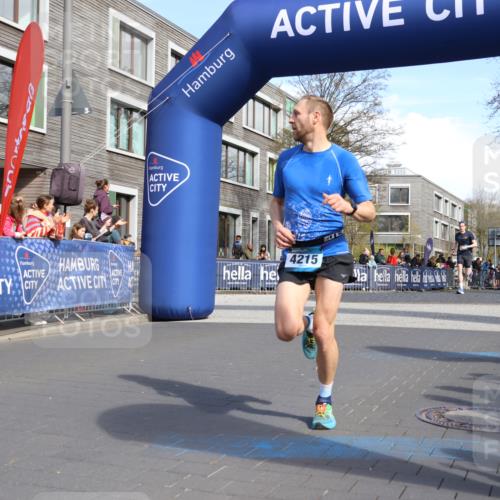 07.04.2024 - 43. Internationalen Wilhelmsburger Insellauf Strokosch-Dieckow http://msf.ph/oto/6051698 07.04.2024 11:15:48 Ziel 3096, 4215 meine-sportfotos.de