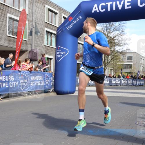 07.04.2024 - 43. Internationalen Wilhelmsburger Insellauf Strokosch-Dieckow http://msf.ph/oto/6051712 07.04.2024 11:15:48 Ziel 3096, 4215 meine-sportfotos.de