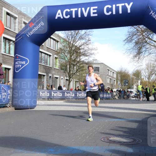 07.04.2024 - 43. Internationalen Wilhelmsburger Insellauf Strokosch-Dieckow http://msf.ph/oto/6051771 07.04.2024 11:15:27 Ziel 2439, 4200 meine-sportfotos.de