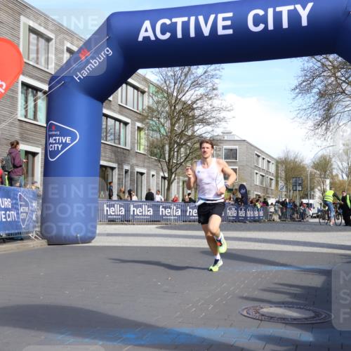07.04.2024 - 43. Internationalen Wilhelmsburger Insellauf Strokosch-Dieckow http://msf.ph/oto/6051779 07.04.2024 11:15:27 Ziel 2439, 4200 meine-sportfotos.de