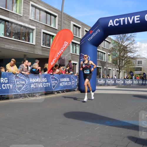 07.04.2024 - 43. Internationalen Wilhelmsburger Insellauf Strokosch-Dieckow http://msf.ph/oto/6051855 07.04.2024 11:15:21 Ziel 2439, 4200 meine-sportfotos.de