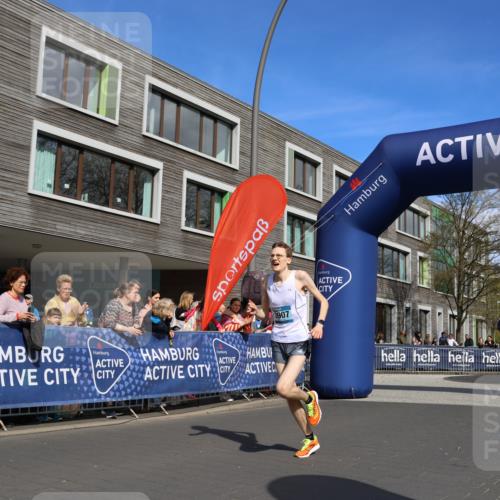 07.04.2024 - 43. Internationalen Wilhelmsburger Insellauf Strokosch-Dieckow http://msf.ph/oto/6051889 07.04.2024 11:15:08 Ziel 3907 meine-sportfotos.de