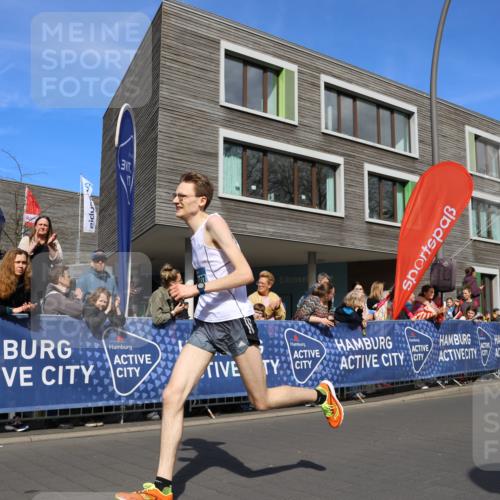 07.04.2024 - 43. Internationalen Wilhelmsburger Insellauf Strokosch-Dieckow http://msf.ph/oto/6051913 07.04.2024 11:15:09 Ziel 3907 meine-sportfotos.de