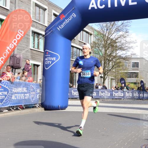 07.04.2024 - 43. Internationalen Wilhelmsburger Insellauf Strokosch-Dieckow http://msf.ph/oto/6051956 07.04.2024 11:14:32 Ziel 3833 meine-sportfotos.de