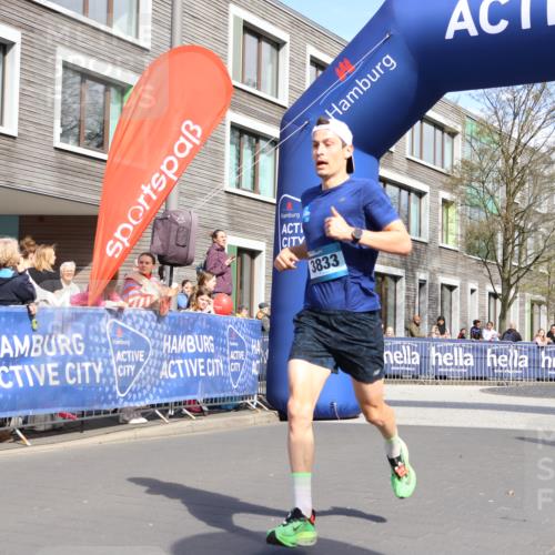 07.04.2024 - 43. Internationalen Wilhelmsburger Insellauf Strokosch-Dieckow http://msf.ph/oto/6051980 07.04.2024 11:14:33 Ziel 3833 meine-sportfotos.de