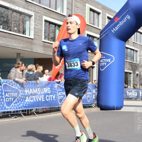 07.04.2024 - 43. Internationalen Wilhelmsburger Insellauf Strokosch-Dieckow http://msf.ph/oto/6051997 07.04.2024 11:14:33 Ziel 3833 meine-sportfotos.de