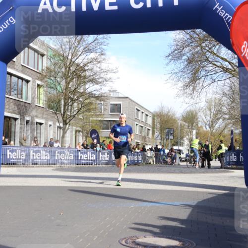 07.04.2024 - 43. Internationalen Wilhelmsburger Insellauf Strokosch-Dieckow http://msf.ph/oto/6052006 07.04.2024 11:14:31 Ziel 3833 meine-sportfotos.de