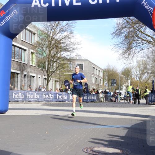 07.04.2024 - 43. Internationalen Wilhelmsburger Insellauf Strokosch-Dieckow http://msf.ph/oto/6052024 07.04.2024 11:14:31 Ziel 3833 meine-sportfotos.de