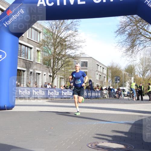 07.04.2024 - 43. Internationalen Wilhelmsburger Insellauf Strokosch-Dieckow http://msf.ph/oto/6052031 07.04.2024 11:14:32 Ziel 3833 meine-sportfotos.de