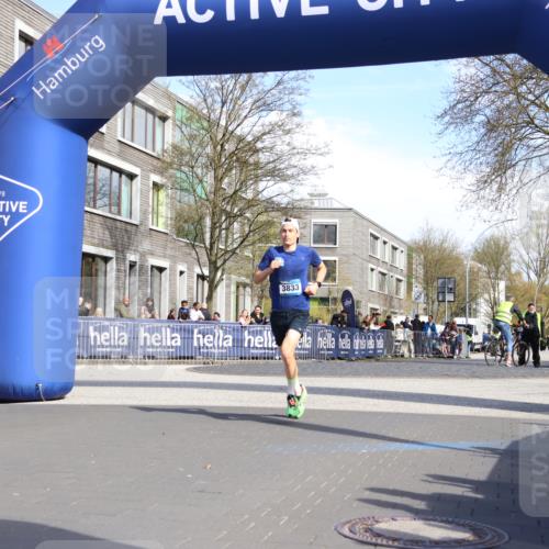 07.04.2024 - 43. Internationalen Wilhelmsburger Insellauf Strokosch-Dieckow http://msf.ph/oto/6052039 07.04.2024 11:14:32 Ziel 3833 meine-sportfotos.de