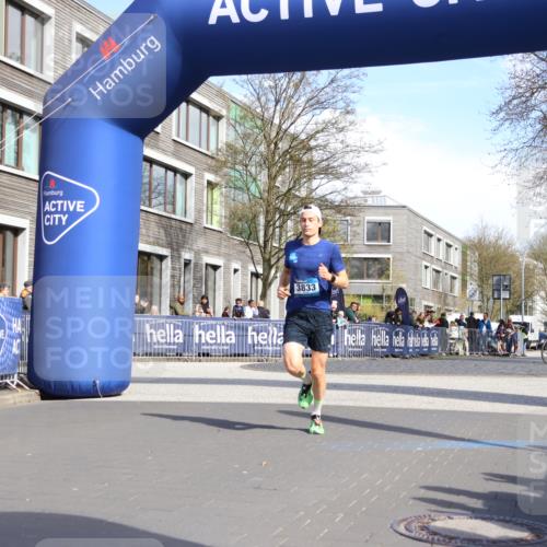 07.04.2024 - 43. Internationalen Wilhelmsburger Insellauf Strokosch-Dieckow http://msf.ph/oto/6052056 07.04.2024 11:14:32 Ziel 3833 meine-sportfotos.de