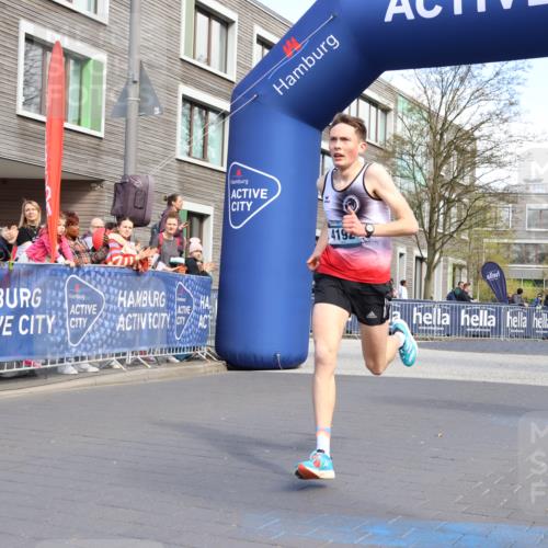 07.04.2024 - 43. Internationalen Wilhelmsburger Insellauf Strokosch-Dieckow http://msf.ph/oto/6052100 07.04.2024 11:12:44 Ziel 4192 meine-sportfotos.de