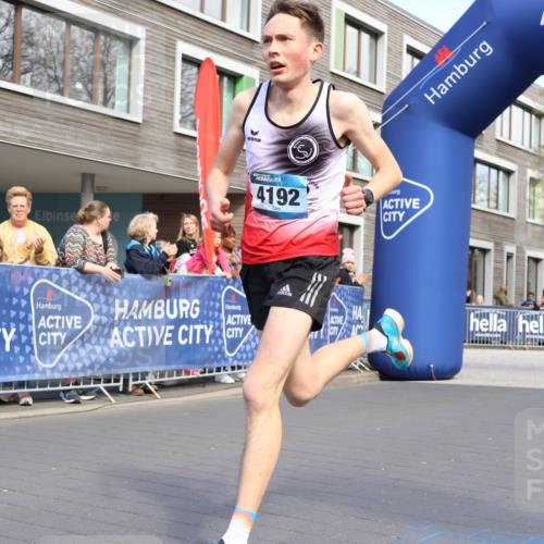 07.04.2024 - 43. Internationalen Wilhelmsburger Insellauf Strokosch-Dieckow http://msf.ph/oto/6052120 07.04.2024 11:12:44 Ziel 4192 meine-sportfotos.de
