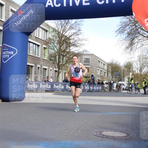 07.04.2024 - 43. Internationalen Wilhelmsburger Insellauf Strokosch-Dieckow http://msf.ph/oto/6052156 07.04.2024 11:12:43 Ziel 4192 meine-sportfotos.de