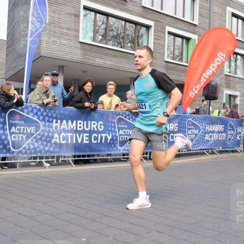 07.04.2024 - 43. Internationalen Wilhelmsburger Insellauf Strokosch-Dieckow http://msf.ph/oto/6052175 07.04.2024 11:11:19 Ziel 4421 meine-sportfotos.de