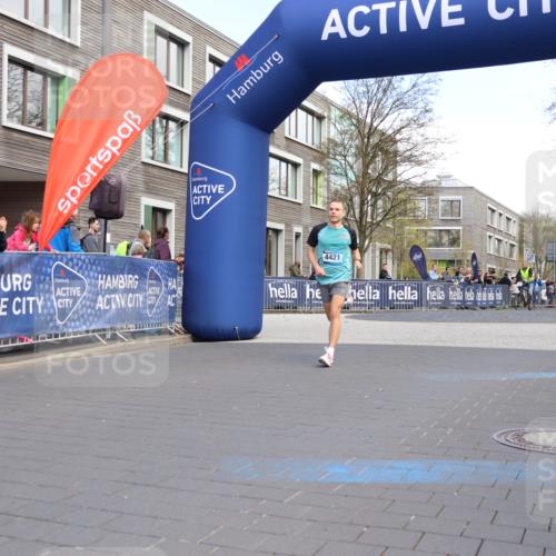 07.04.2024 - 43. Internationalen Wilhelmsburger Insellauf Strokosch-Dieckow http://msf.ph/oto/6052207 07.04.2024 11:11:18 Ziel 4421 meine-sportfotos.de