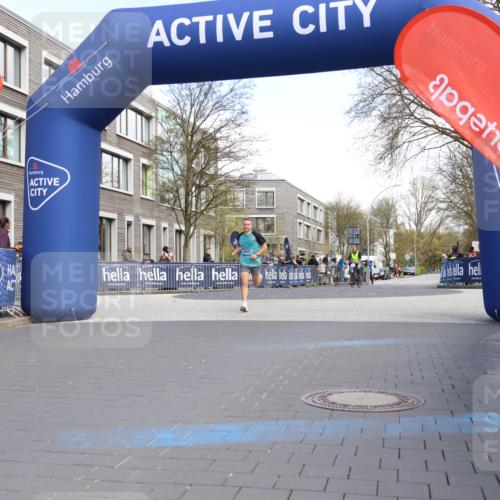07.04.2024 - 43. Internationalen Wilhelmsburger Insellauf Strokosch-Dieckow http://msf.ph/oto/6052258 07.04.2024 11:11:17 Ziel 4421 meine-sportfotos.de