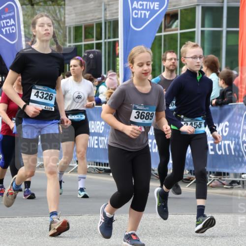 07.04.2024 - 43. Internationalen Wilhelmsburger Insellauf Strokosch-Dieckow http://msf.ph/oto/6052319 07.04.2024 10:50:22 Ziel  meine-sportfotos.de