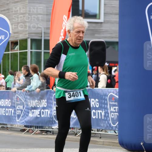 07.04.2024 - 43. Internationalen Wilhelmsburger Insellauf Strokosch-Dieckow http://msf.ph/oto/6052365 07.04.2024 10:50:17 Ziel  meine-sportfotos.de