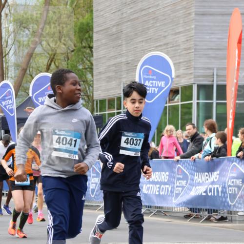 07.04.2024 - 43. Internationalen Wilhelmsburger Insellauf Strokosch-Dieckow http://msf.ph/oto/6052425 07.04.2024 10:50:08 Ziel  meine-sportfotos.de