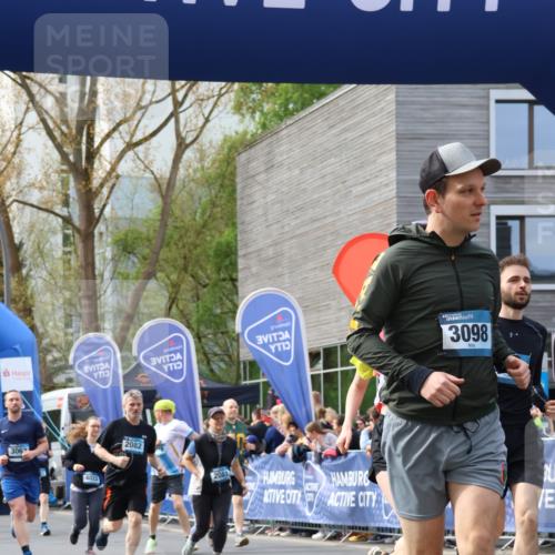07.04.2024 - 43. Internationalen Wilhelmsburger Insellauf Strokosch-Dieckow http://msf.ph/oto/6052532 07.04.2024 10:42:45 Ziel 2003, 2081, 2082, 2231, 2232, 2381, 2397, 2495, 2823, 3063, 4019, 4022 meine-sportfotos.de