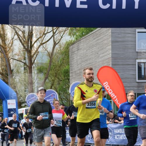 07.04.2024 - 43. Internationalen Wilhelmsburger Insellauf Strokosch-Dieckow http://msf.ph/oto/6052538 07.04.2024 10:42:43 Ziel 2003, 2081, 2082, 2231, 2232, 2381, 2397, 2495, 2823, 3063, 4019, 4022 meine-sportfotos.de