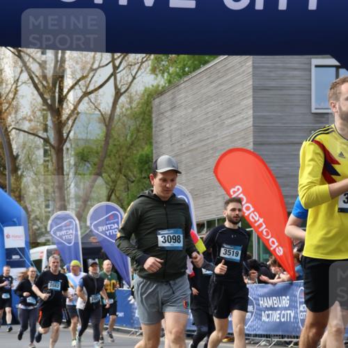 07.04.2024 - 43. Internationalen Wilhelmsburger Insellauf Strokosch-Dieckow http://msf.ph/oto/6052561 07.04.2024 10:42:44 Ziel 2003, 2081, 2082, 2231, 2232, 2381, 2397, 2495, 2823, 3063, 4019, 4022 meine-sportfotos.de