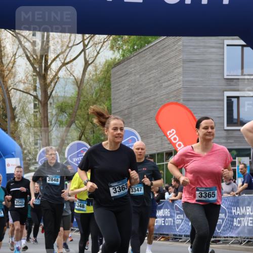 07.04.2024 - 43. Internationalen Wilhelmsburger Insellauf Strokosch-Dieckow http://msf.ph/oto/6052683 07.04.2024 10:42:15 Ziel 2120, 2129, 2216, 2258, 2332, 2367, 2523, 2524, 2542, 2554, 2910, 2917, 2998, 3070, 3101, 3173, 3231, 3233, 3369, 3402, 3408, 3464, 3507, 3508, 3561, 3596, 3622, 3629, 3640, 3657, 3896, 3951, 3952, 3985, 4247, 4276, 4277, 4342 meine-sportfotos.de