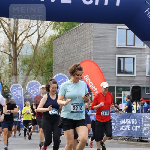 07.04.2024 - 43. Internationalen Wilhelmsburger Insellauf Strokosch-Dieckow http://msf.ph/oto/6052737 07.04.2024 10:42:09 Ziel 2055, 2216, 2367, 2445, 2476, 2540, 2541, 2543, 2544, 2554, 2728, 2848, 2870, 2875, 2910, 2998, 3101, 3173, 3233, 3347, 3348, 3363, 3365, 3369, 3402, 3408, 3415, 3622, 3629, 3803, 3881, 3882, 3951, 3952, 4247, 4250, 4289, 4307, 4342, 4363 meine-sportfotos.de